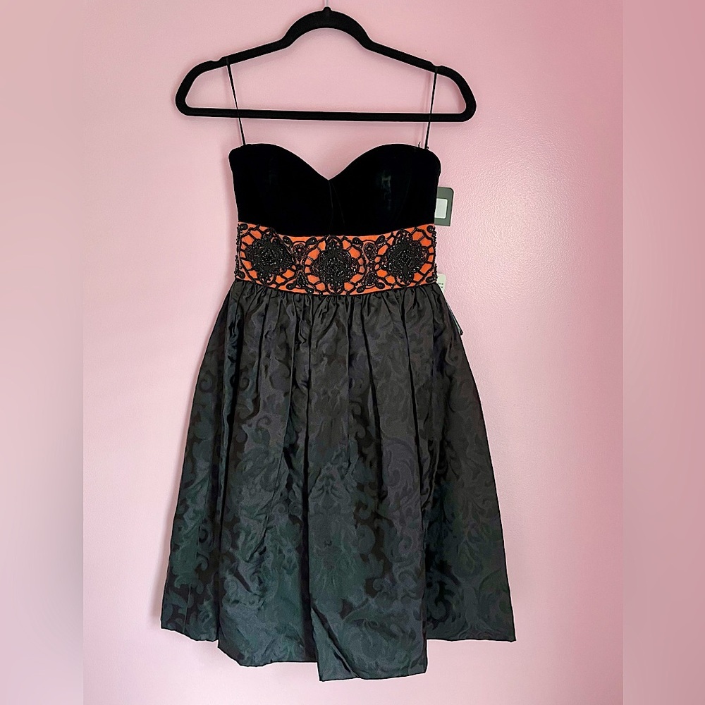 Escada Black Coral Velvet Embellished Velvet Strapless Corset Dress Size 4 NWT